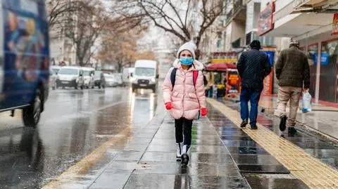 Smog może mieć natychmiastowe negatywne skutki u dzieci w wieku szkolnym. "Zmiany są na tyle nagłe, że zaskoczyły nawet nas"