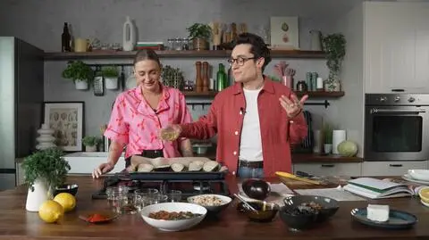 Pieczone bakłażany z glazurą śliwkową z przepisu Rozkosznego. "Jedzą i nie mogą wyjść z podziwu"