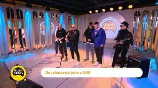 QMPLE feat. Kombii w piosence „Pokolenie ale to QMPLE” 