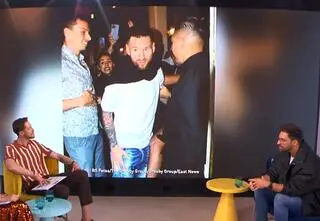 Tłumy przed restauracją, w której jadł Leo Messi. "Porównałem to do ujęć z protestów ulicznych"