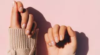 Naturalny manicure jest idealny na każdą okazję. To wiosenny hit wśród minimalistek