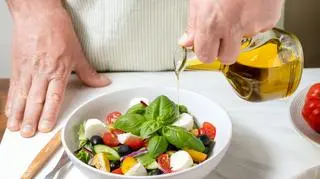 Jak dieta śródziemnomorska wpływa na pacjentów ze stwardnieniem rozsianym? Nowe badania