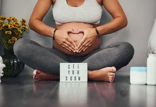 "Jesteśmy w ciąży". Jak przekazać bliskim radosną nowinę?