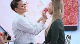 Ciemne plamy na twarzy? Ten makijaż zakryje wszystkie niedoskonałości 