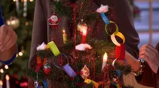Papierowe łańcuchy, włosy anielskie i wata. Pamiętasz, jak wyglądały choinki w latach 80. i 90.?