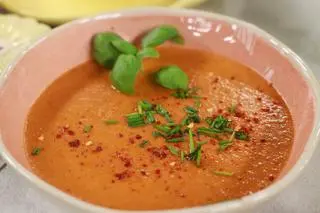 Krem z pieczonych czerwonych warzyw