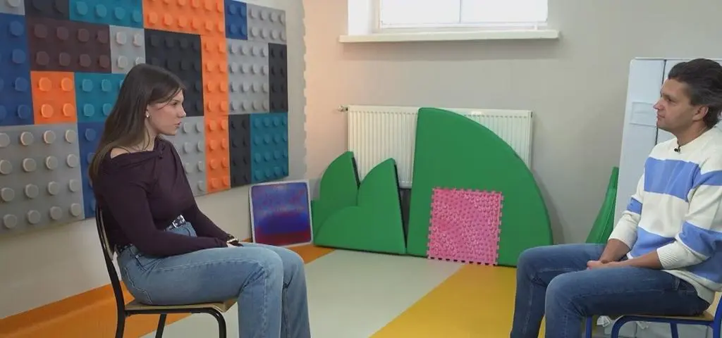 Odmrażają części ciała dezodorantem, "przecinają" kąciki ust. Tragiczne skutki challenge'ów na TikToku