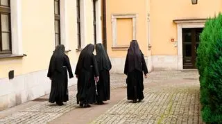 Hiszpania. Zbuntowane zakonnice opuściły klasztor 