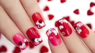 Jelly heart to najsłodszy manicure na walentynki. Jak go wykonać?