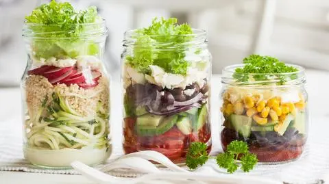 Sałatki w słoikach
