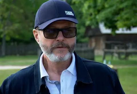 Artur Żmijewski wyreżyserował "Samych swoich. Początek". "Ten film nie ma być kopią"
