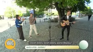 Z ulicy na scenę – napisy 