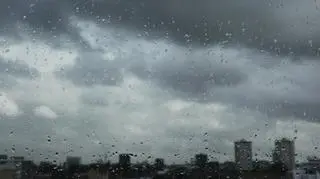 Pogoda na poniedziałek. Będzie silnie wiało, są alerty