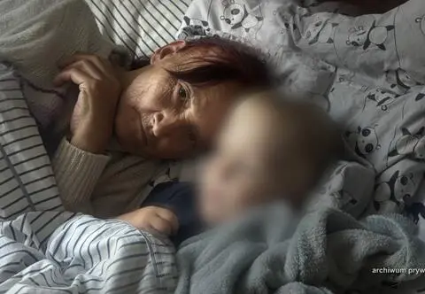 Usłyszeli, że mają się pożegnać z mamą. A pani Wiesława wciąż żyje. Co wydarzyło się w szpitalu w Żarach?