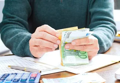 Nowe przepisy dotyczące umów kredytowych wchodzą w życie. Co dokładnie się zmieni? 