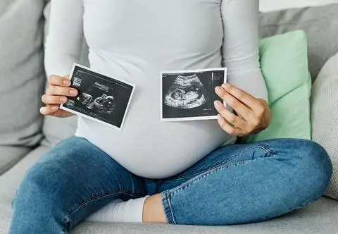 Tysięczne dziecko z programu in vitro. Ministerstwo Zdrowia świętuje sukces