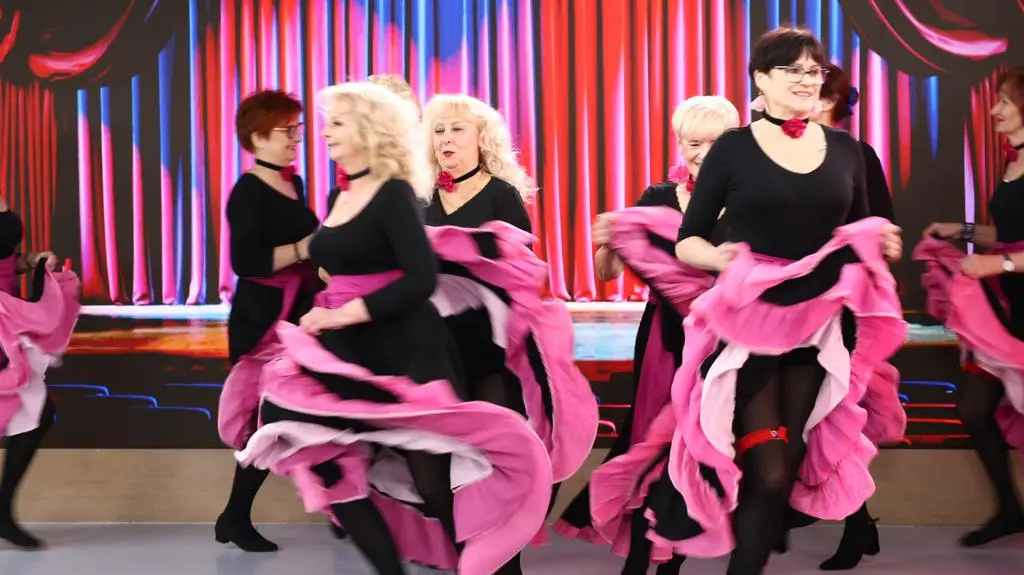Seniorki z Płocka tańczą kankana. "Czujemy się wolne, swobodne"