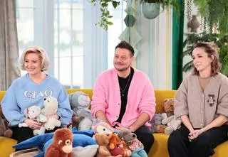 Gwiazdy pokazują ukochane misie z dzieciństwa. "Przez Lumpka prawie spóźniliśmy się na samolot"