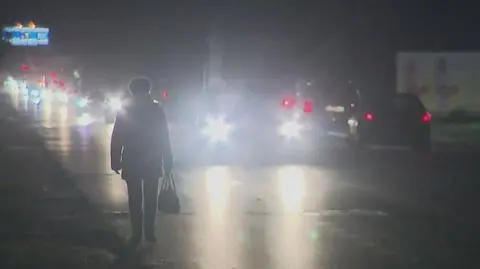 Jak kierowcy widzą pieszych po zmierzchu? Wybierz odpowiednie odblaski