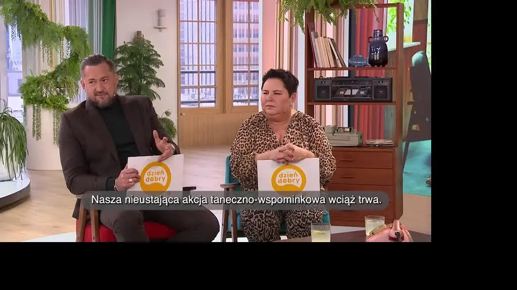 Dojrzewanie w cieniu PRL: Szymon Majewski wspomina lata 80
 - napisy