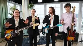 Zespół Wczasy rozgrzał scenę Dzień Dobry TVN. Posłuchaj tego występu