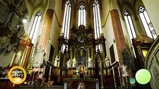 Po prawie 400 latach odnaleziono kapsułę czasu w Legnicy - napisy