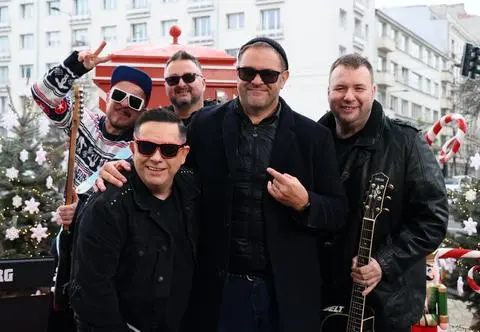 Koncertu Tomka Karolaka nikt się nie spodziewał. Ta piosenka to hit nadchodzących świąt
