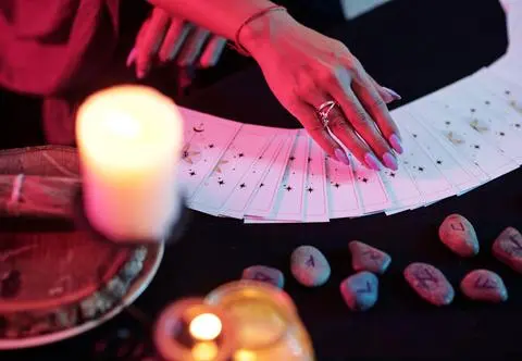 Polka straciła majątek życia. "Wróżka" groziła jej i namawiała do świadczenia usług seksualnych