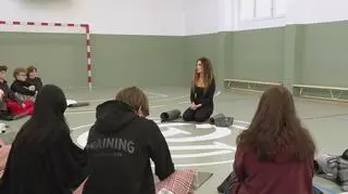 Trening uważności w szkole zamiast jednej lekcji WF-u?