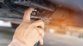 Czym zabezpieczyć podwozie przed korozją? Sprawdź nasz poradnik dla kierowców