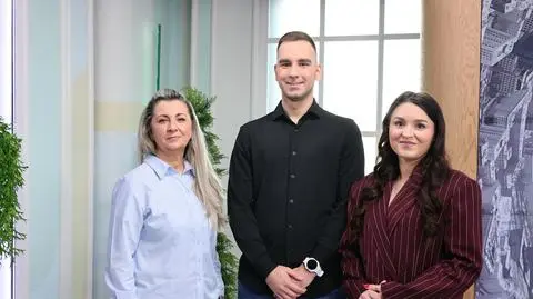 Spóźnienie do pracy przez pogodę. Co wolno pracownikowi, a co grozi kierowcom?