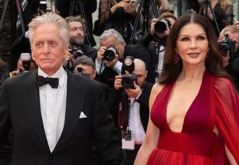 Michael Douglas kończy 80 lat. U boku aktora od lat trwa ta sama kobieta. Jak rodziło się to uczucie? 