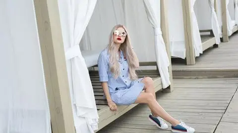 Niepozorne, a hipnotyzujące. Sneakersy w kolorze polnych kwiatów casualowym hitem wiosny 2025