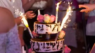 Weselne dekoracje stanęły w ogniu. Pan młody z poparzeniami trafił szpitala