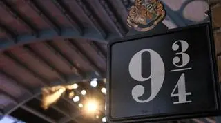 Jak będzie wyglądał serialowy pociąg do Hogwartu? Nowe zdjęcia z planu zdradzają sporo