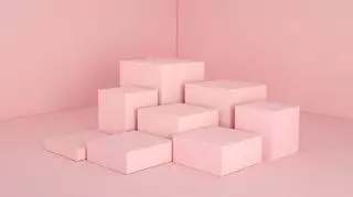 Różowe pudełka.