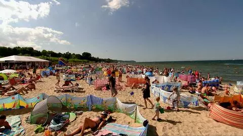Parawany na plaży w Polsce. Dlaczego je rozkładamy?