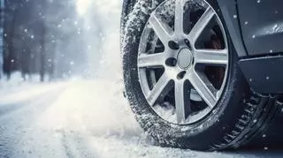 Jak dbać o samochód zimą? Zasady, o których warto pamiętać