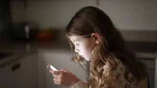 TikTok wprowadza restrykcje dla dzieci