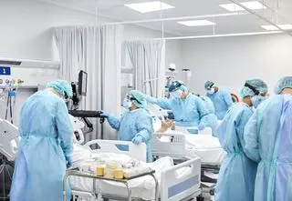 Matka i córka zmarły na COVID-19, ojciec walczy o życie 
