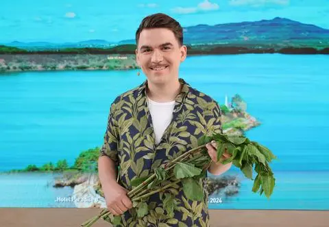 Chwasty mogą być doskonałym dodatkiem do potraw i nie tylko. Dlaczego warto po nie sięgną?  