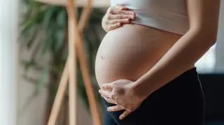 Domowe sposoby na przeziębienie w ciąży. Sprawdź 8 domowych sposobów na kaszel i katar w ciąży