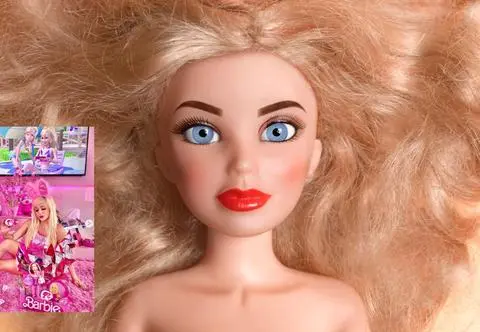 Wygląda jak lalka Barbie i wiedzie bajkowe życie w różowym domu. "Podchwyciłam ten styl jako nastolatka"