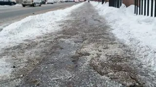 Pogoda na wtorek. Możliwe roztopy i gołoledź. Alerty IMGW