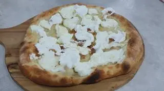 Pizza parmigiana z oscypkiem