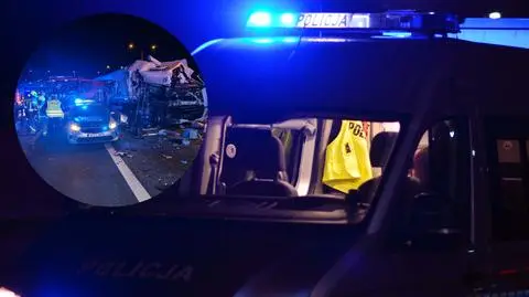 Wypadek na S2 - przerwócony autokar