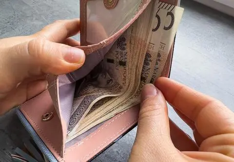 Ograniczenia 800 plus. Kto straci? "To nie będzie bezduszny projekt"