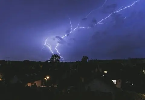 Noc grozy z burzami nad Polską i zalane miasta. Gdzie było najgorzej?