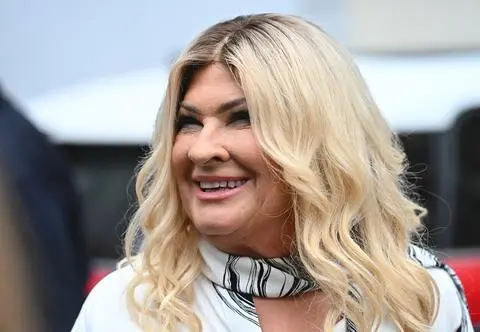 Beata Kozidrak szczerze o noszeniu peruki. "Nie mogę się odzywać, bo się wyda"