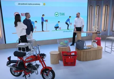 Ból pleców to już epidemia. Fizjoterapeuta radzi, jak prawidłowo nosić torebkę
